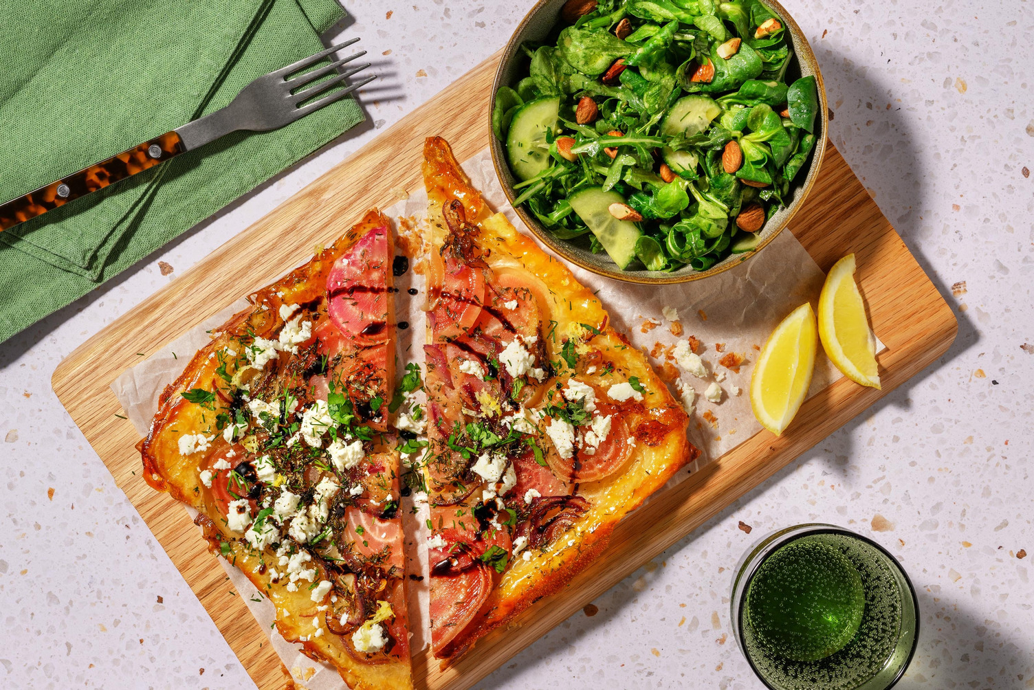 Hartige tarte tatin met chioggiabiet