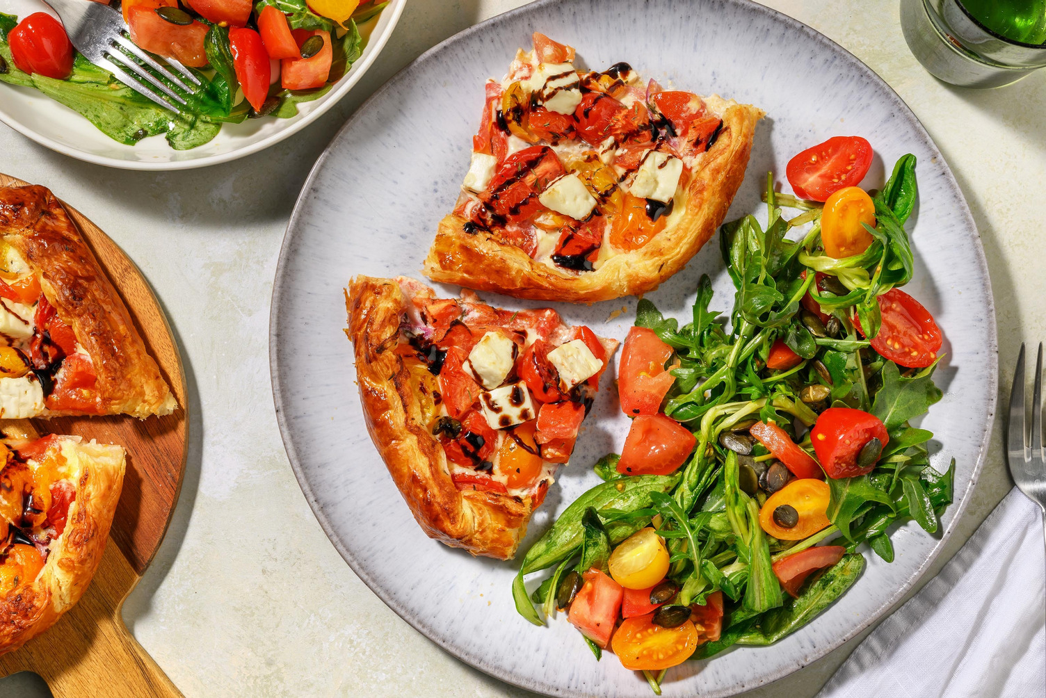 Galette à la tomate et au fromage à la grecque