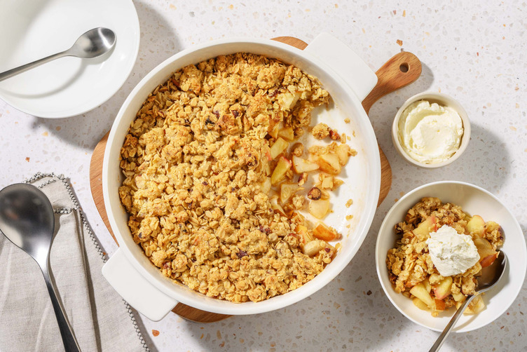 Kaneldoftande smulpaj på äpple och päron