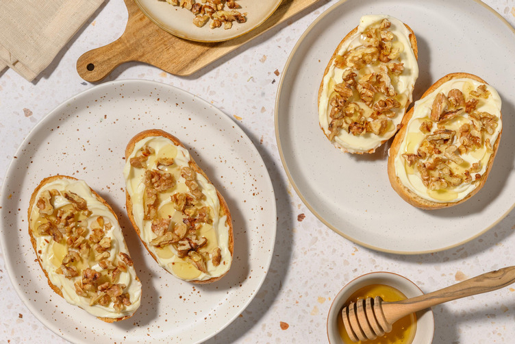 Sourdough buns with honey cream cheese