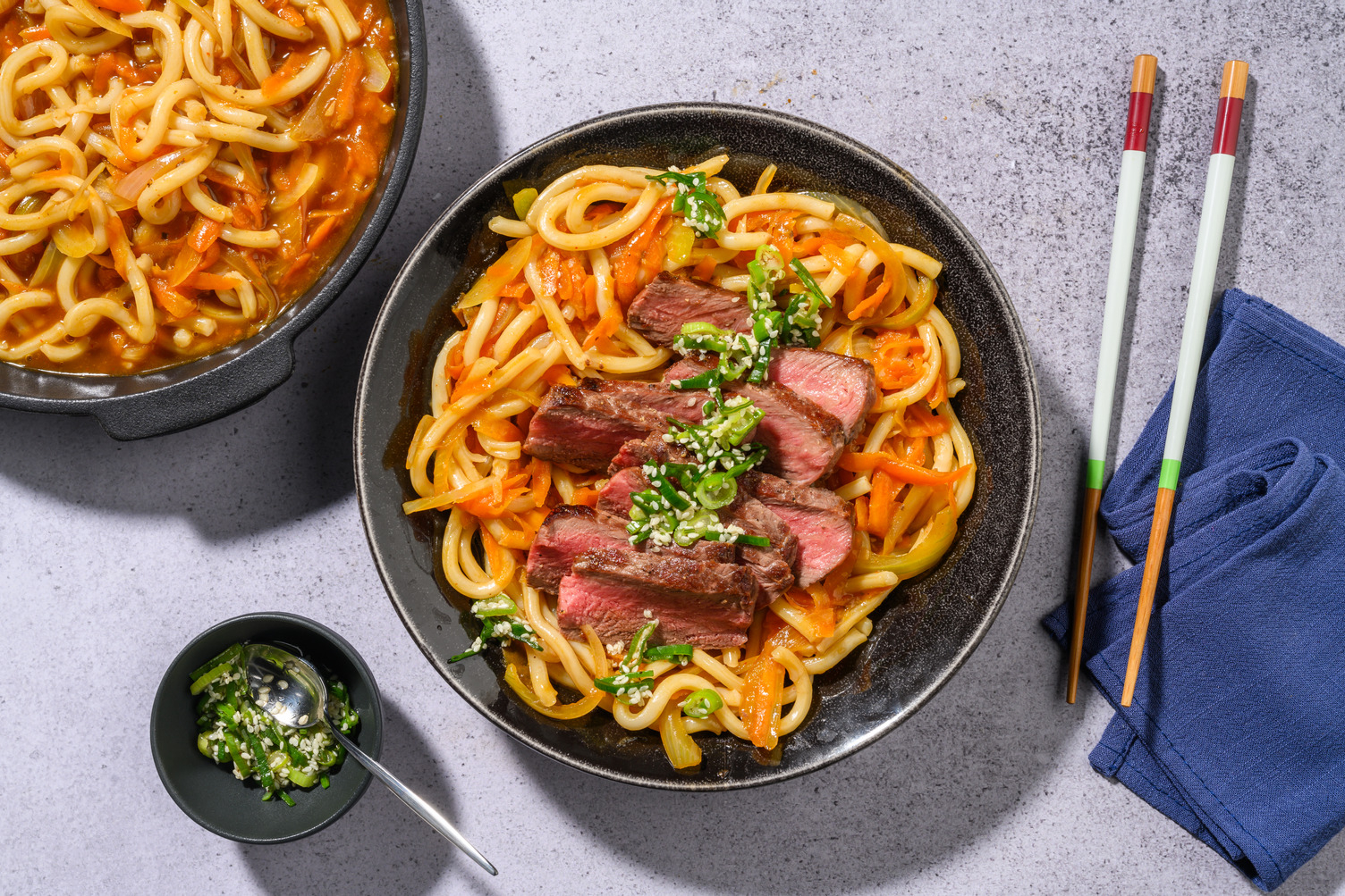 Bio-Rindersteak auf Udon-Nudeln