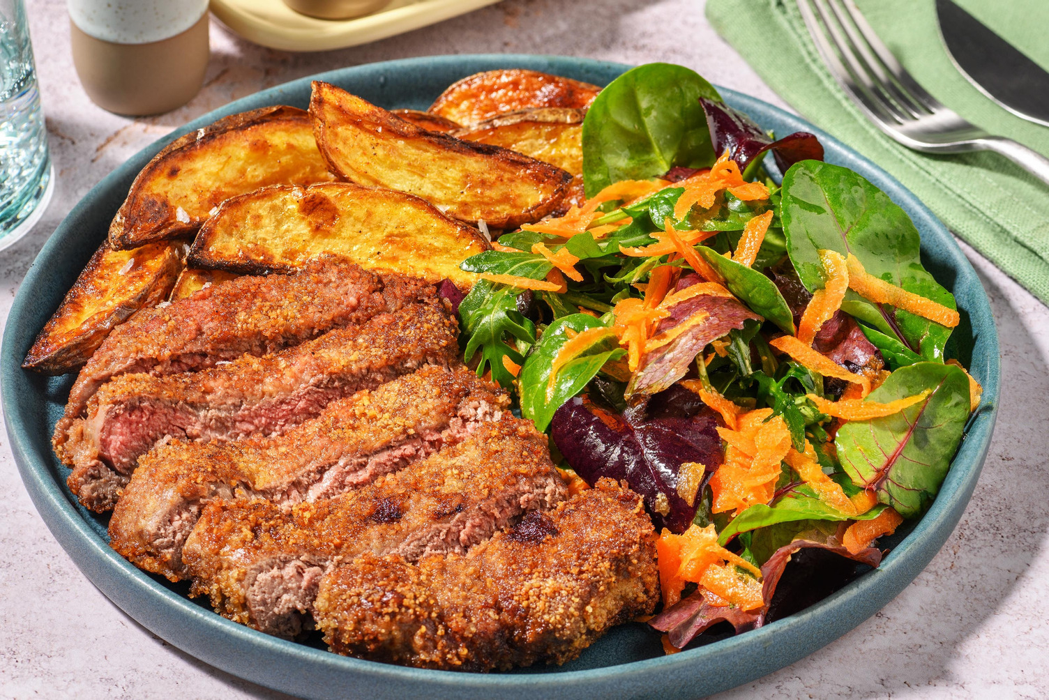 Paniertes Rinderschnitzel mit Aioli