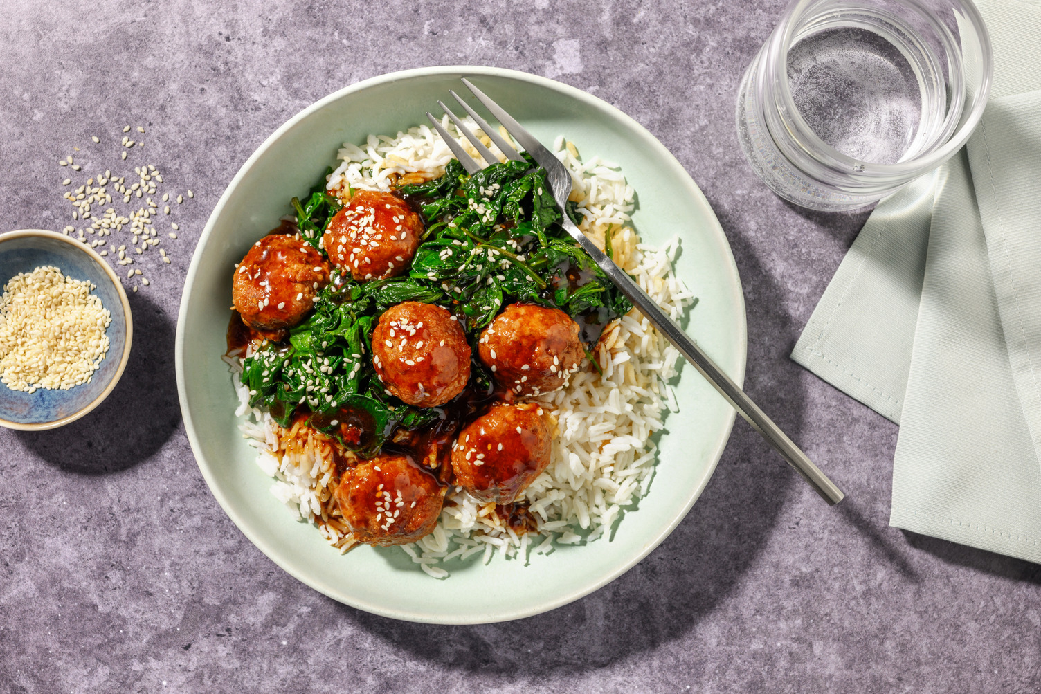 Polpette di pollo glassate in salsa chili