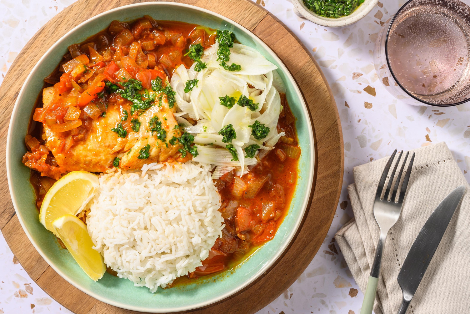 Spansk kolja i buljong och fluffigt ris