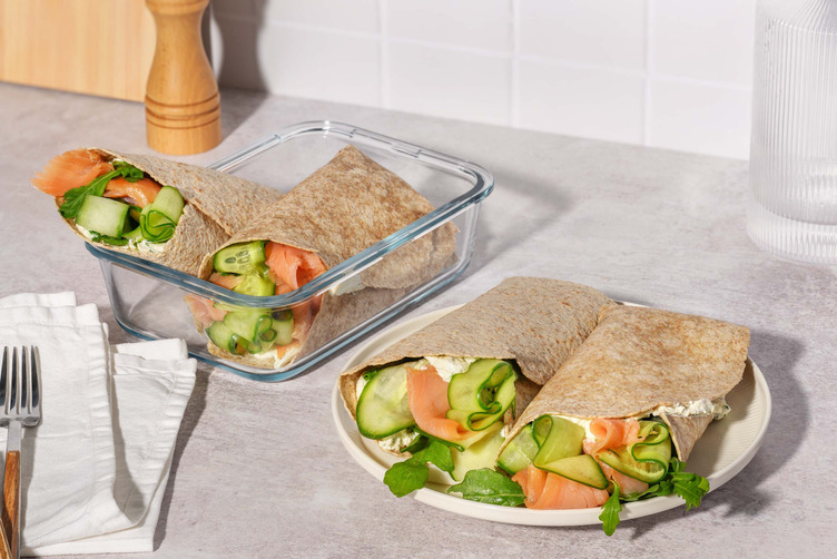 Wraps med røget laks og urteflødeost