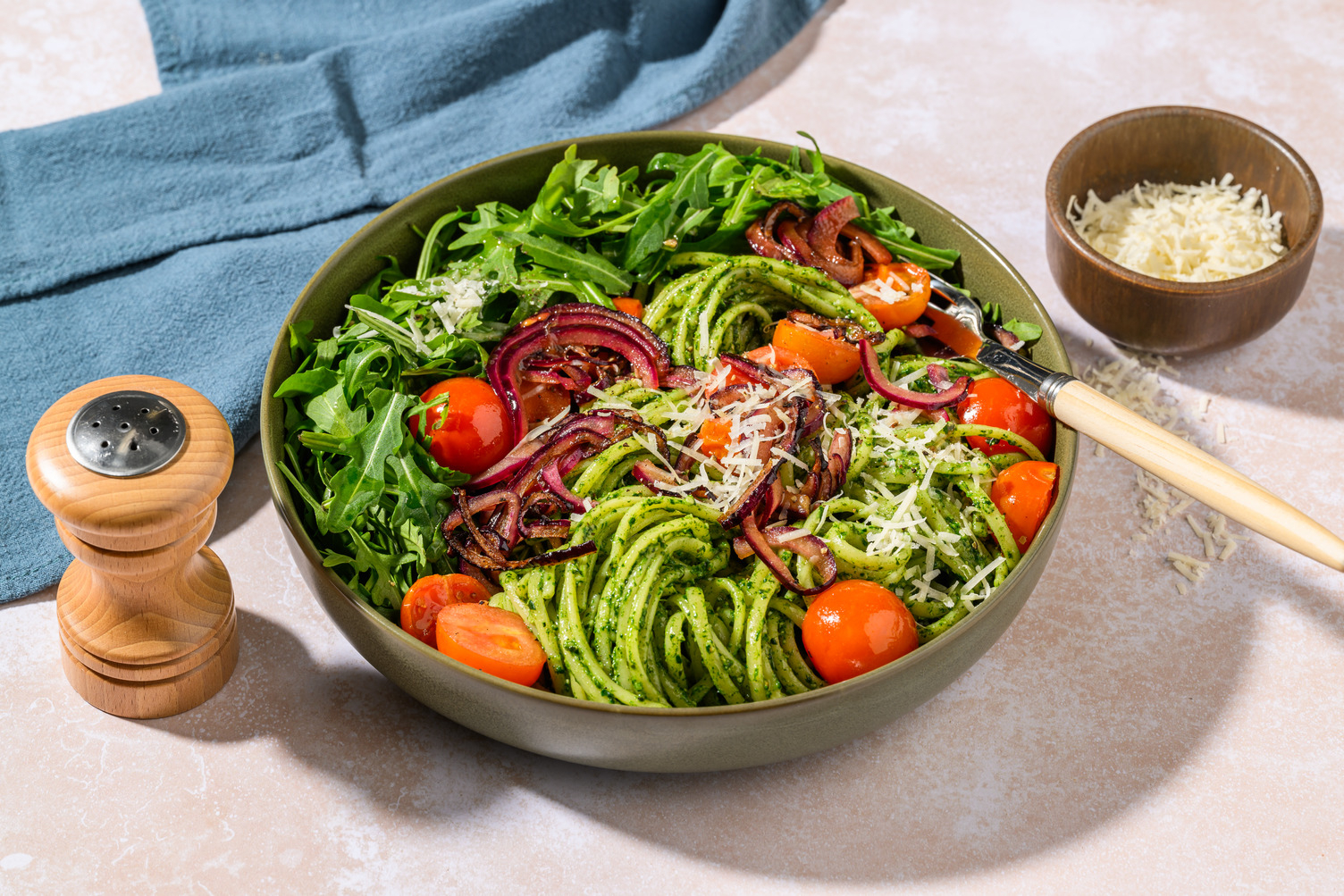 Volkoren spaghetti met zelfgemaakte spinaziepesto