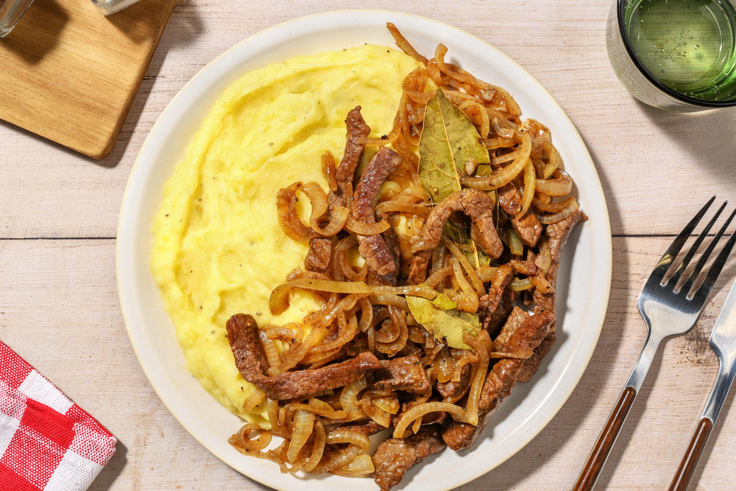 Straccetti di scamone glassati alla veneziana