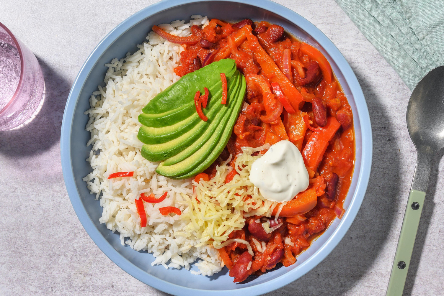 Chili sin Carne mit Avocado