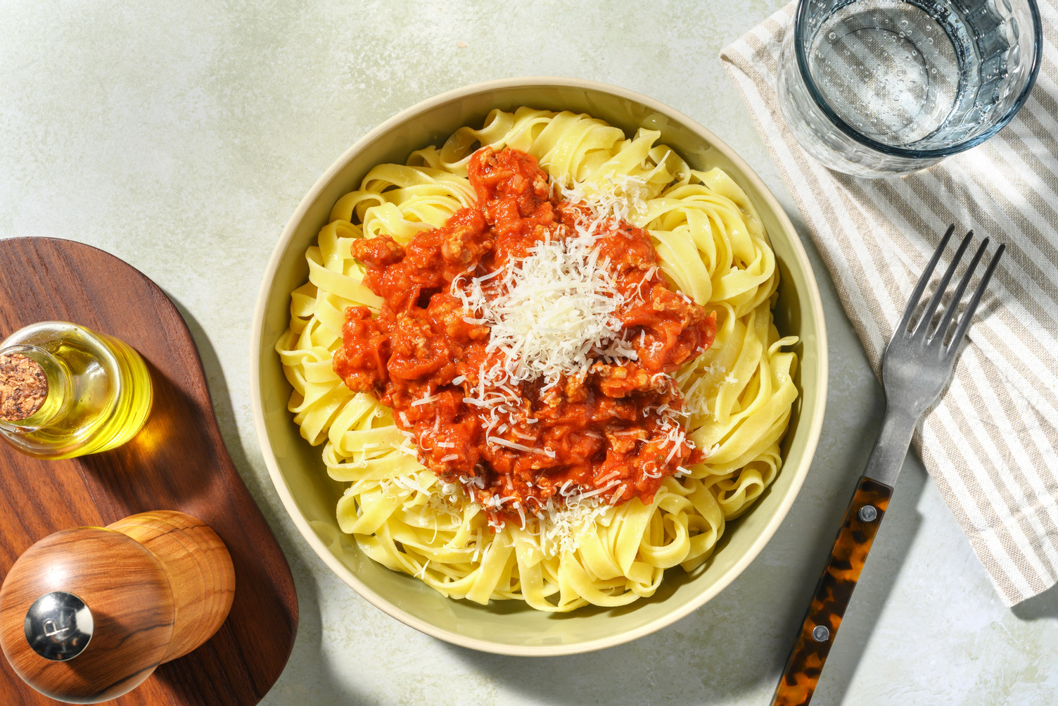 Tagliatelle rápidos con boloñesa de carne de cerdo