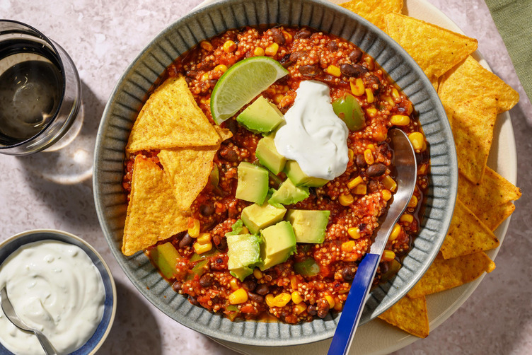 Mexikanische Quinoa Bowl mit Limettenjoghurt