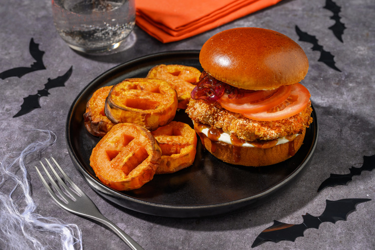 Zombie-burger di pollo fritto e cipolle fondenti