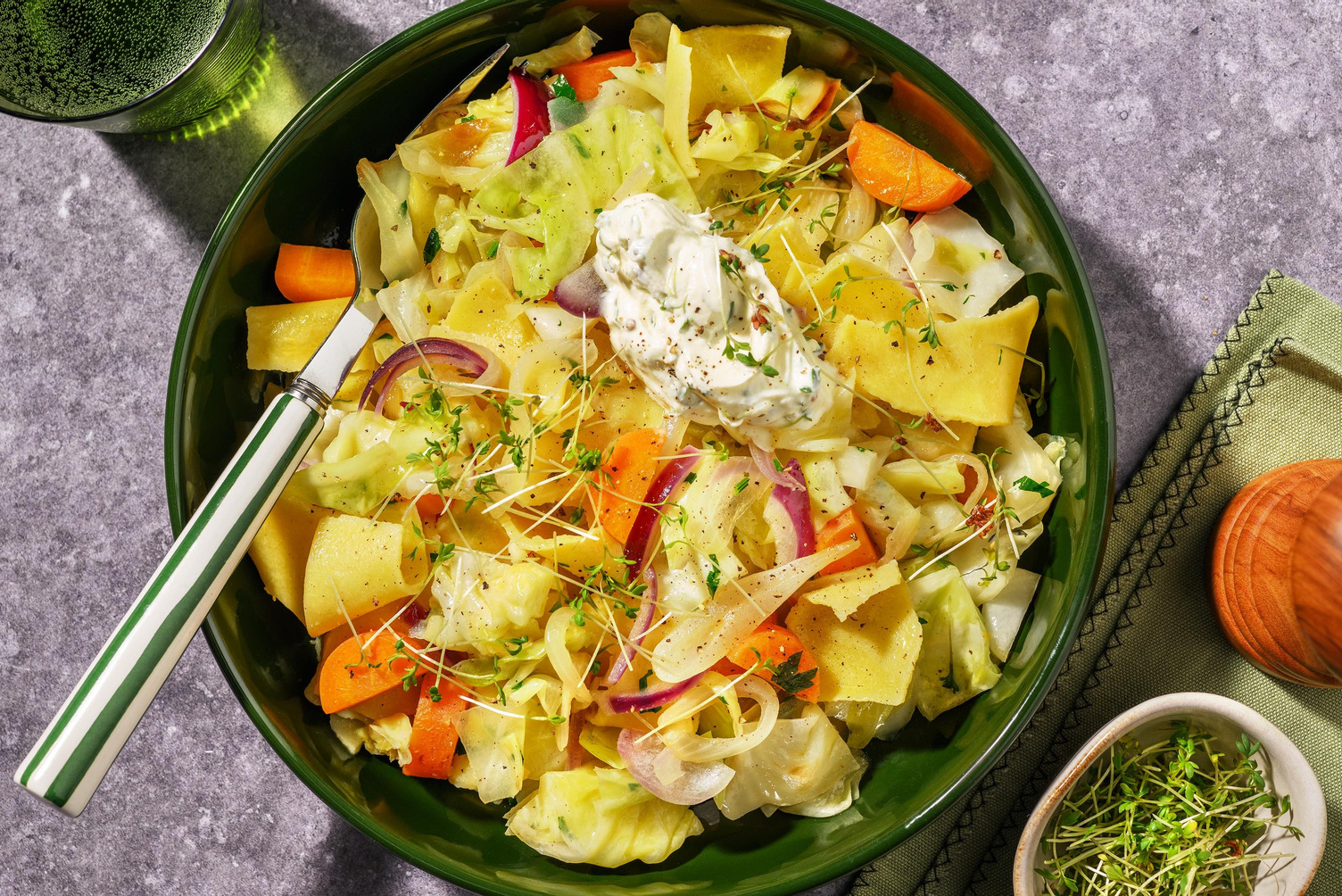 Krautfleckerl mit Spitzkohl & Karotten