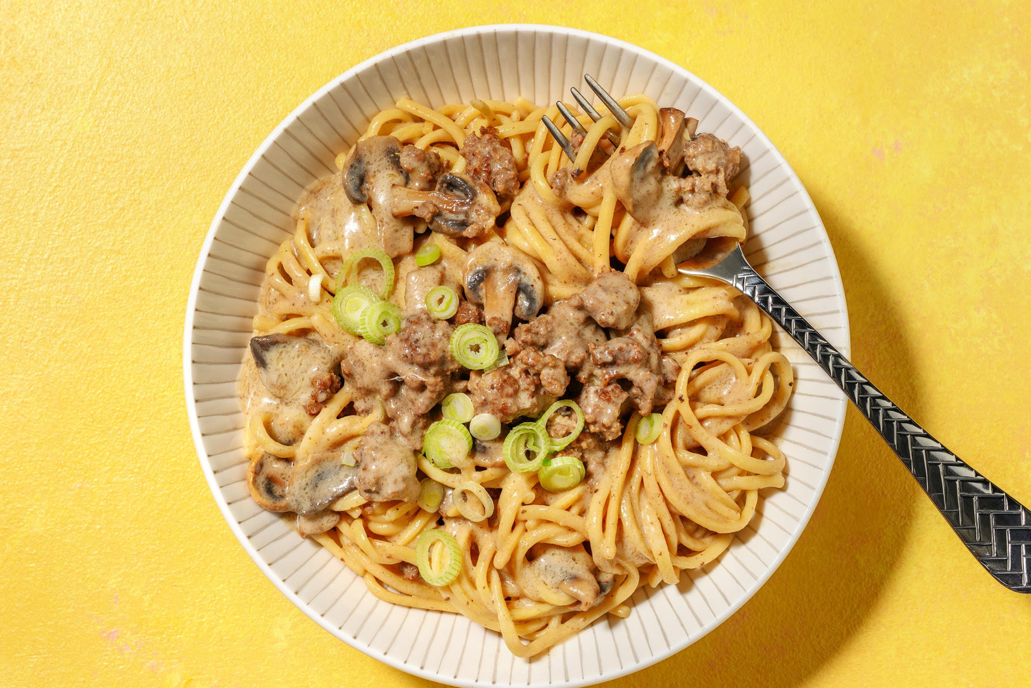 Rask misopasta med kjøttdeig