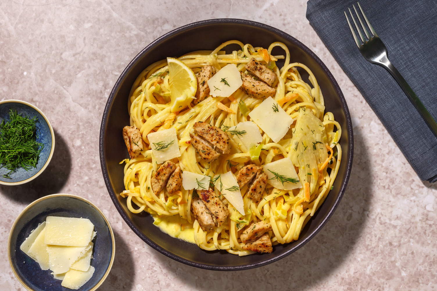 Cremet pasta med veggiestykker