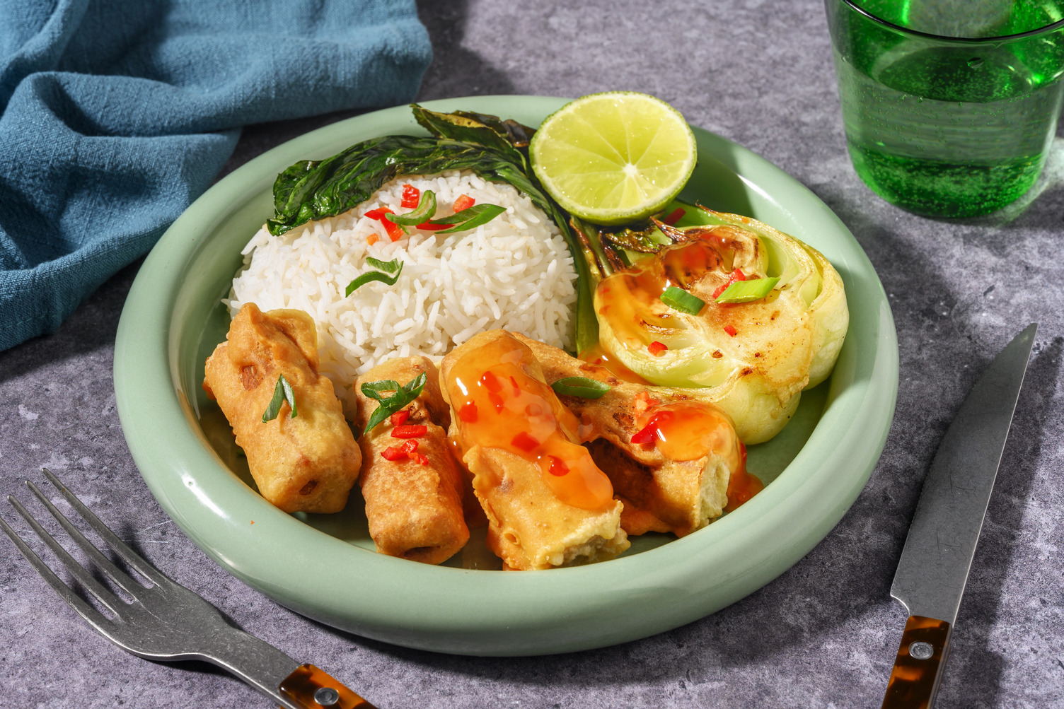 Tempeh Mendoan - tempura vegana di semi di soia