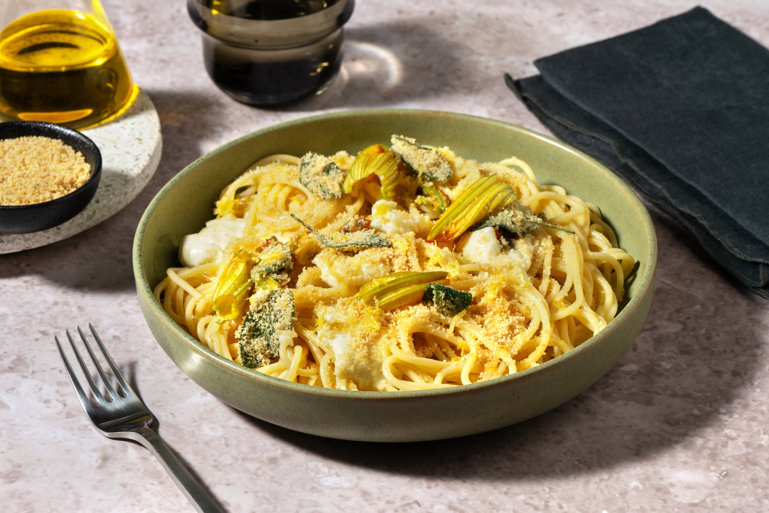 Spaghetti ai fiori di zucca, limone e stracchino