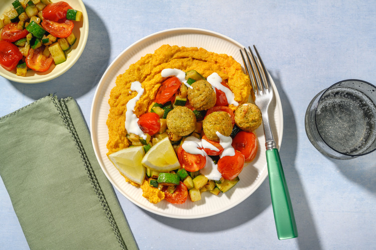 Falafel di ceci, scamone e hummus di carote