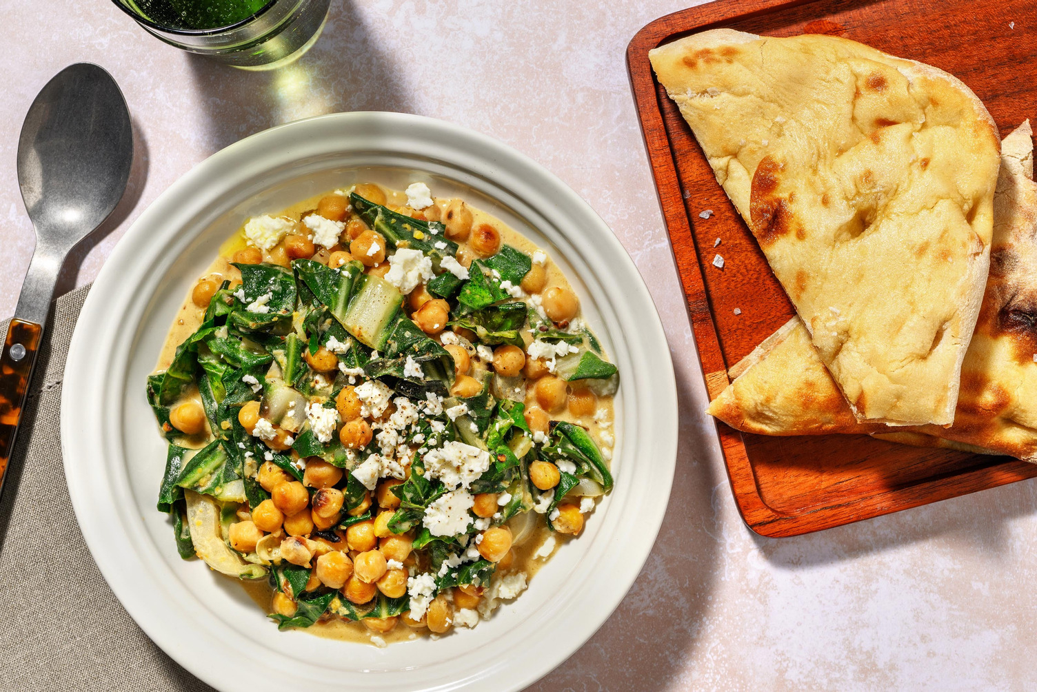 Stufato mediterraneo di ceci ed erbette