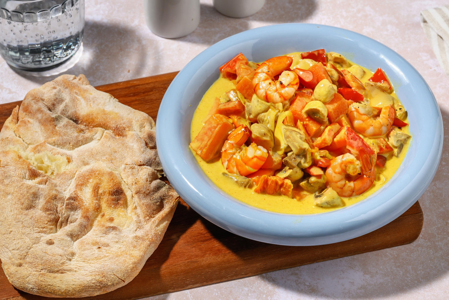 Goldenes Curry mit extra Garnelen