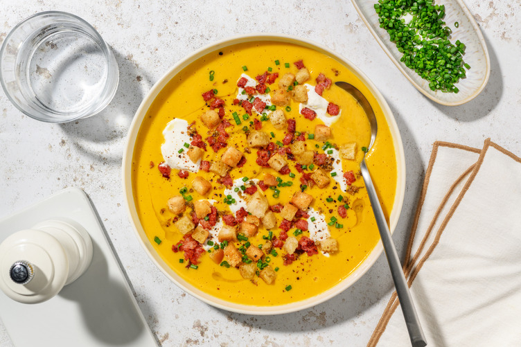 Sopa templada de zanahoria con bacon