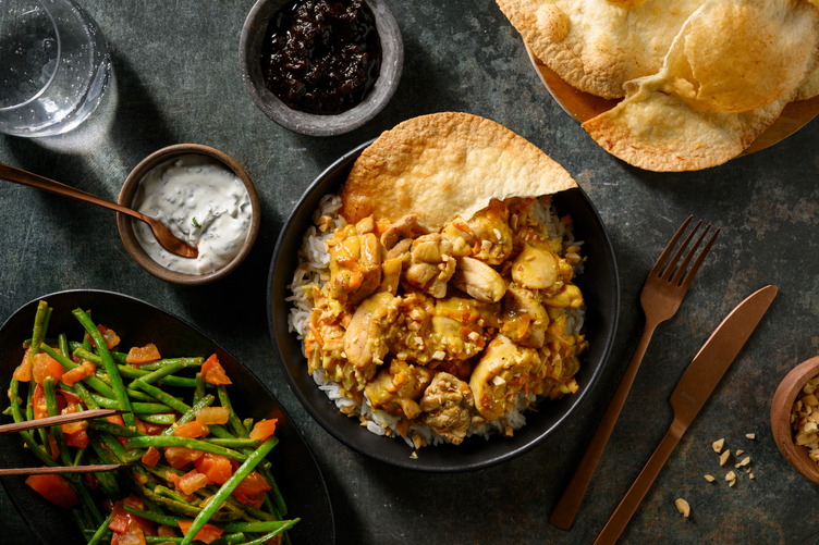 Chicken Korma Curry & Garlic Tortillas 