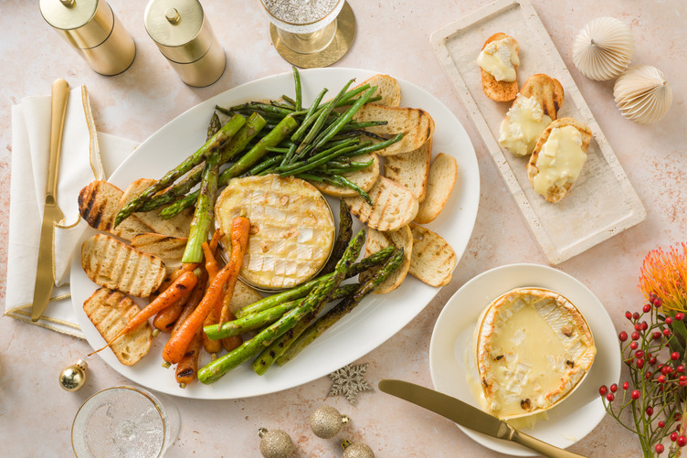 Brie Festive Fondue & Summer Veg Dippers