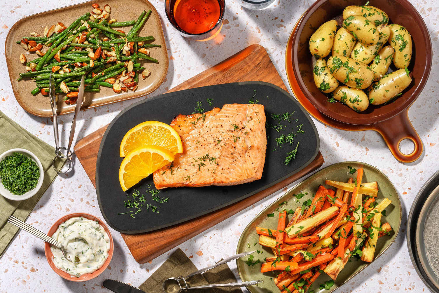 Appelsinglaseret laks og remoulade