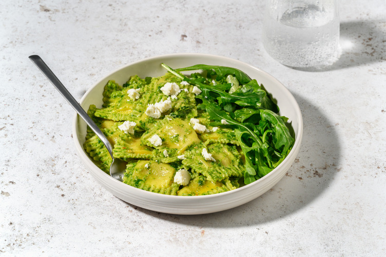 Raviolis de setas con pesto casero de rúcula