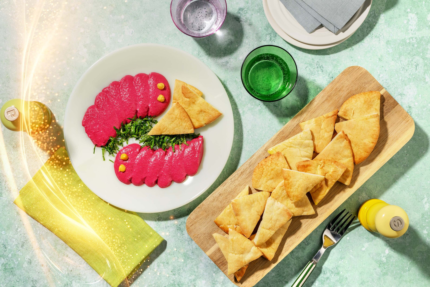 Rödbetshummus med pitachips 