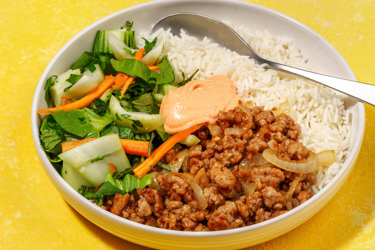 Snabb thaikryddad fläskfärsbowl