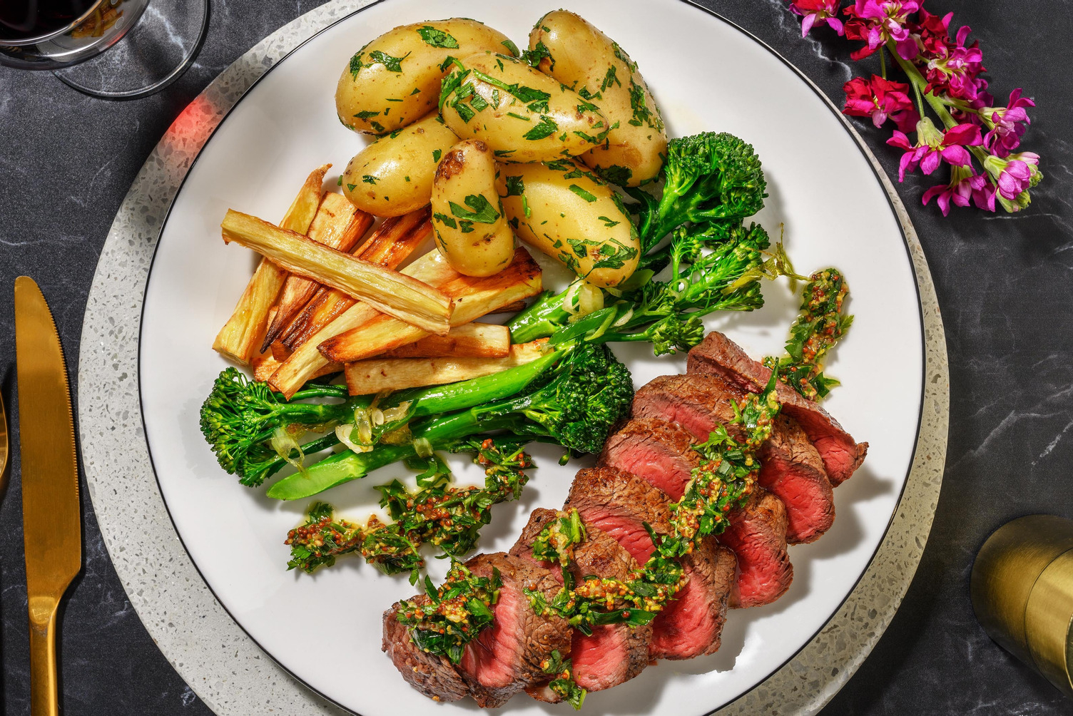 Rumpsteak og persillekartofler