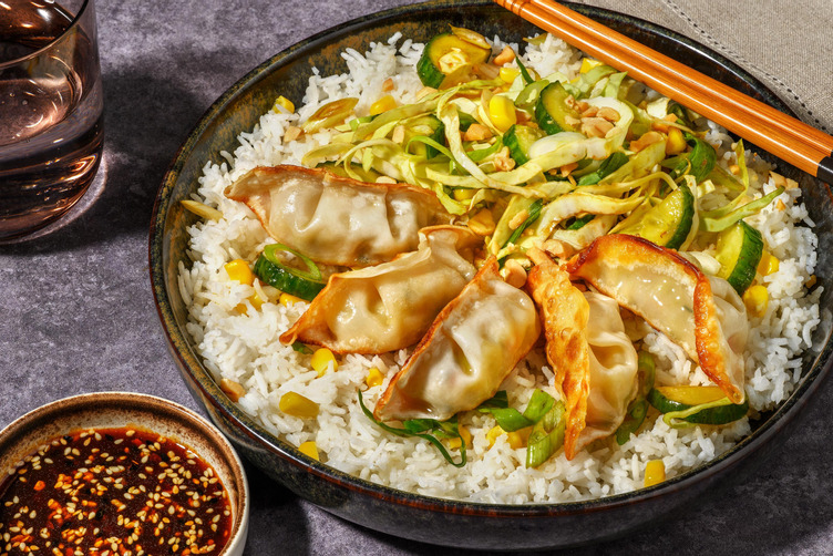 Pannestekt gyoza- og maisrisbowl