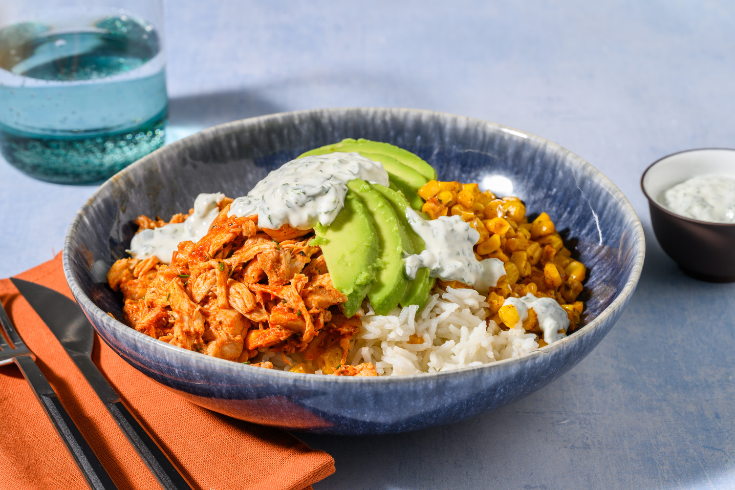 Pokè di pollo alla paprika e mais Tex-Mex