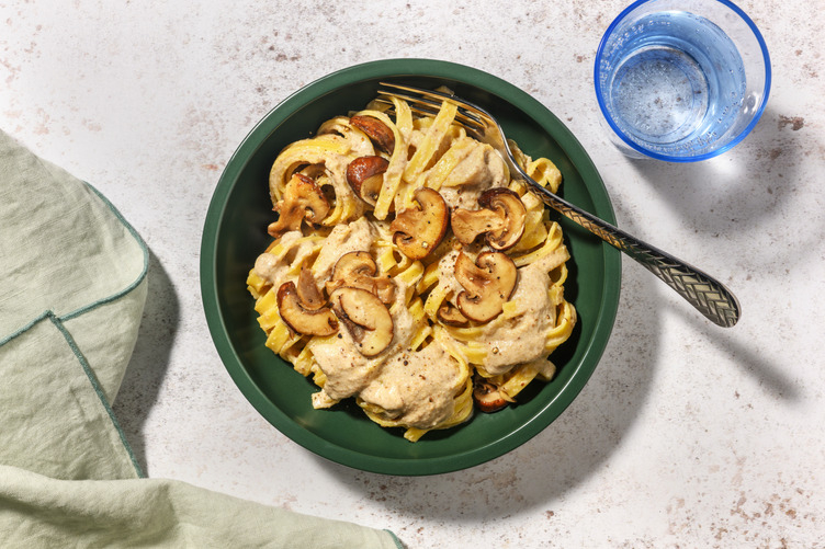 Tagliatelle con salsa cremosa de setas y miso