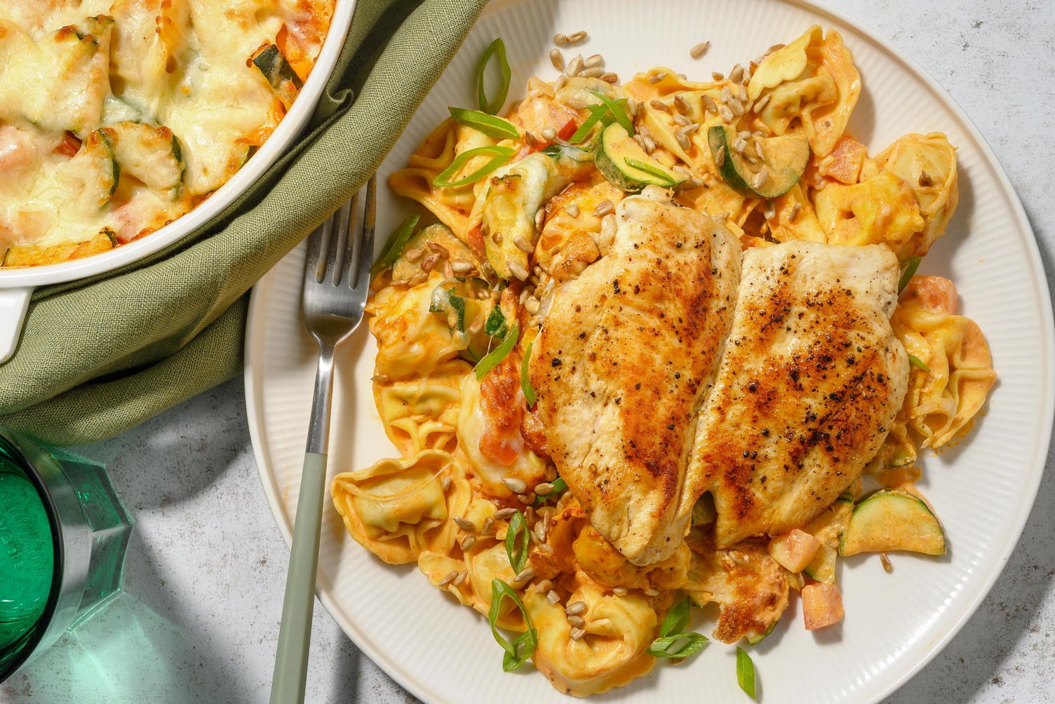 Gratinierter Tortellini-Auflauf mit extra Bio-Hähnchen