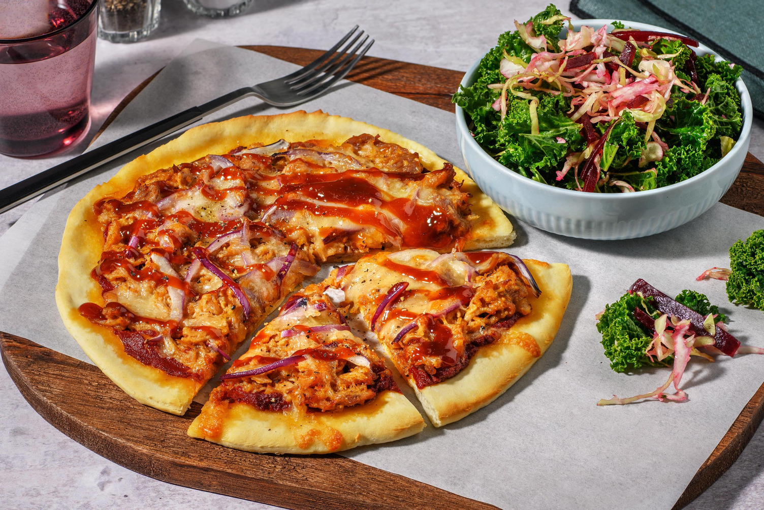 Pizza med BBQ-pulled pork