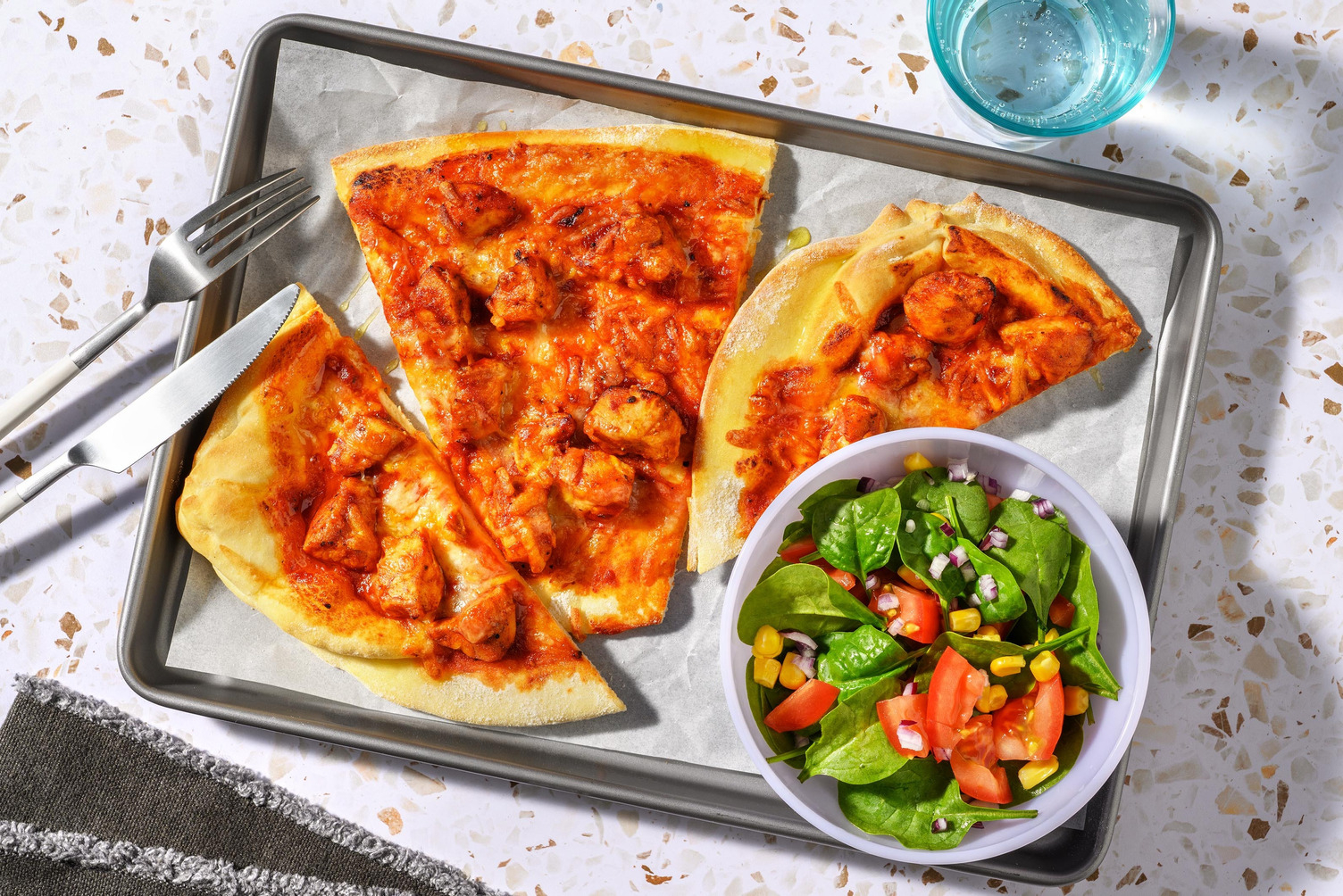 Pizzabåd med TexMex-kylling | Byg selv