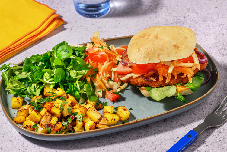 Broodje kaasschnitzel met srirachamayonaise