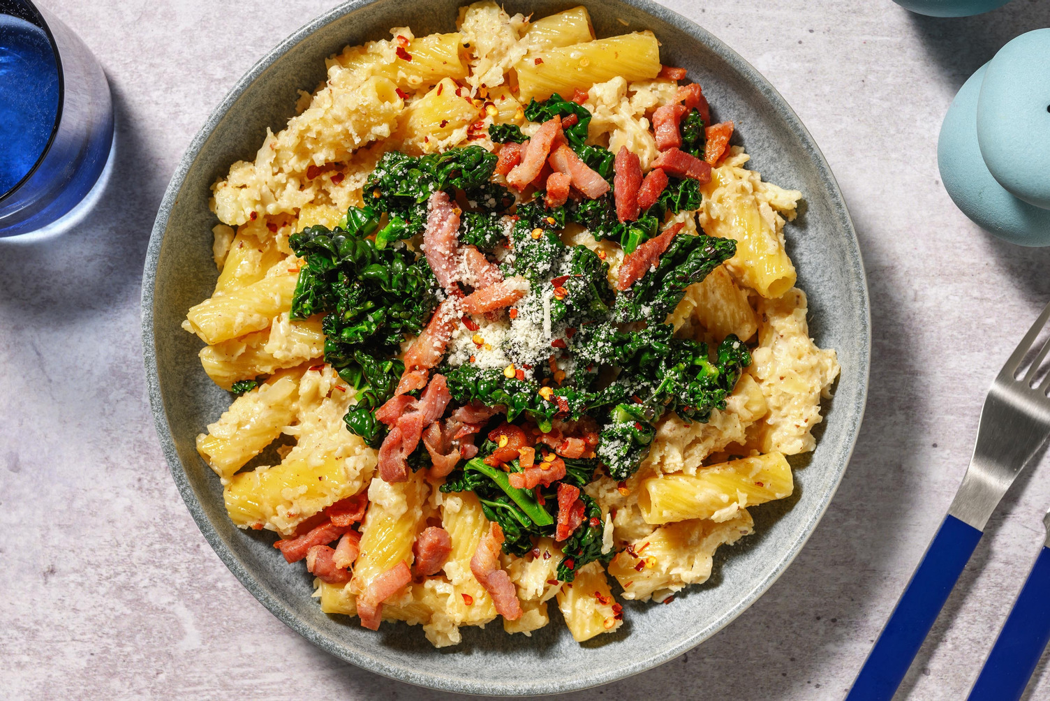 Kremet blomkålpasta og bacon