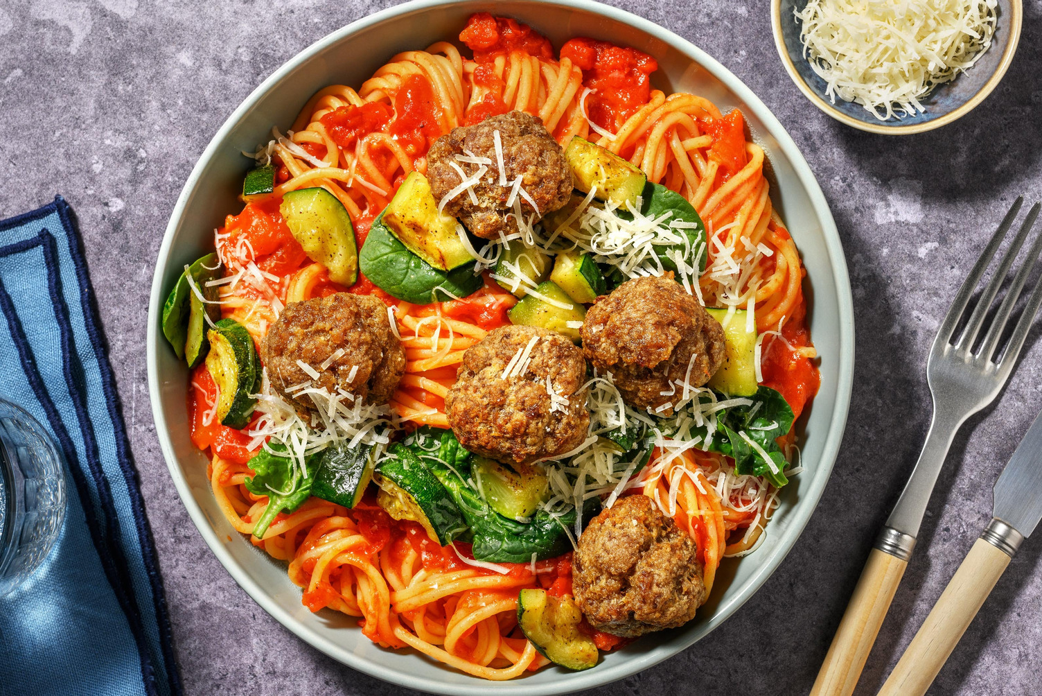 Köttbullar och pasta | Gör din egen