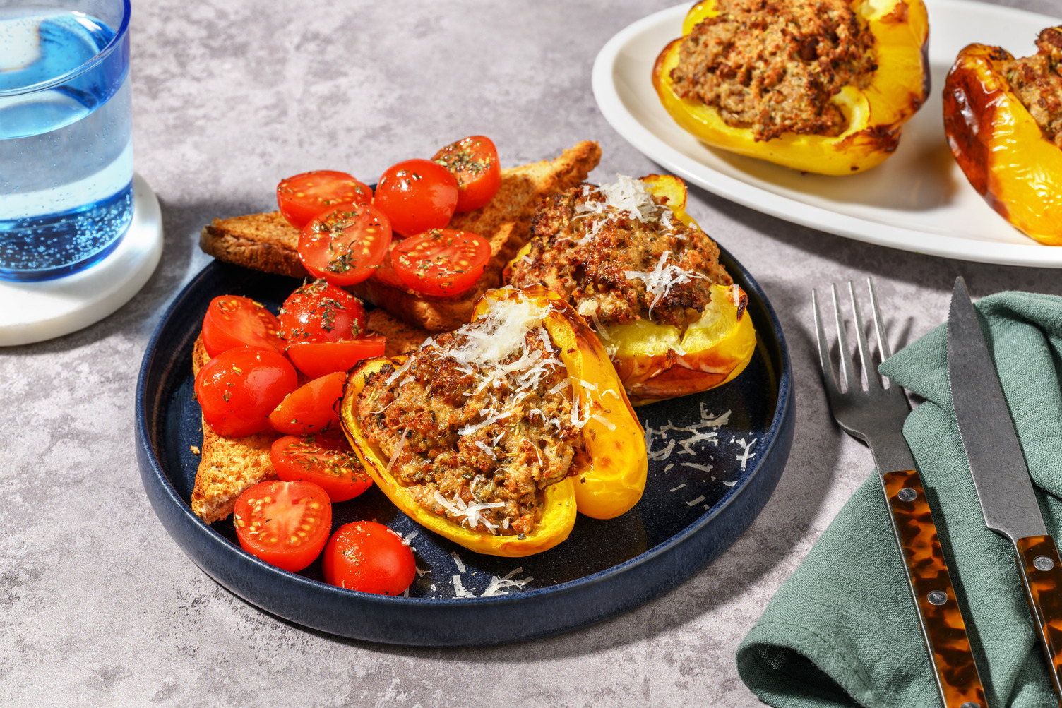 Peperoni al forno ripieni di carne