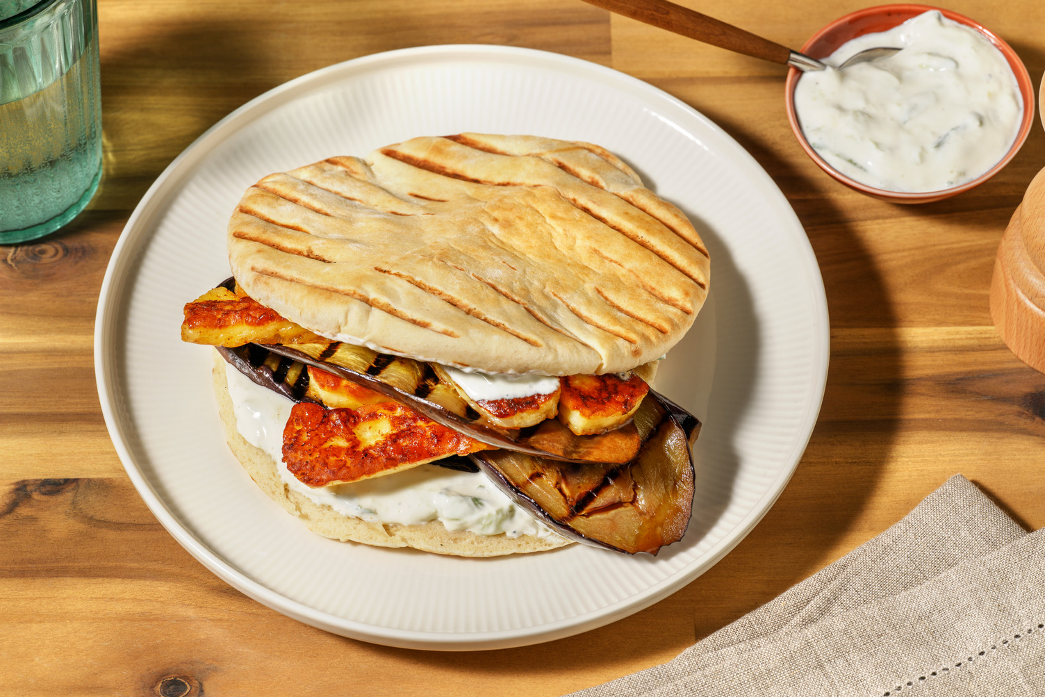 La griglia si fa veggie - pita al formaggio e melanzane