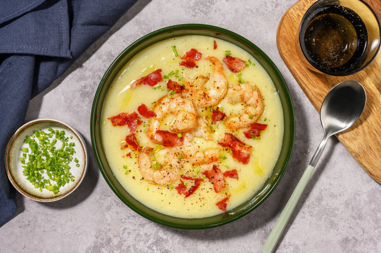 Crema di cavolfiore 'mare e monti' mazzancolle e pancetta