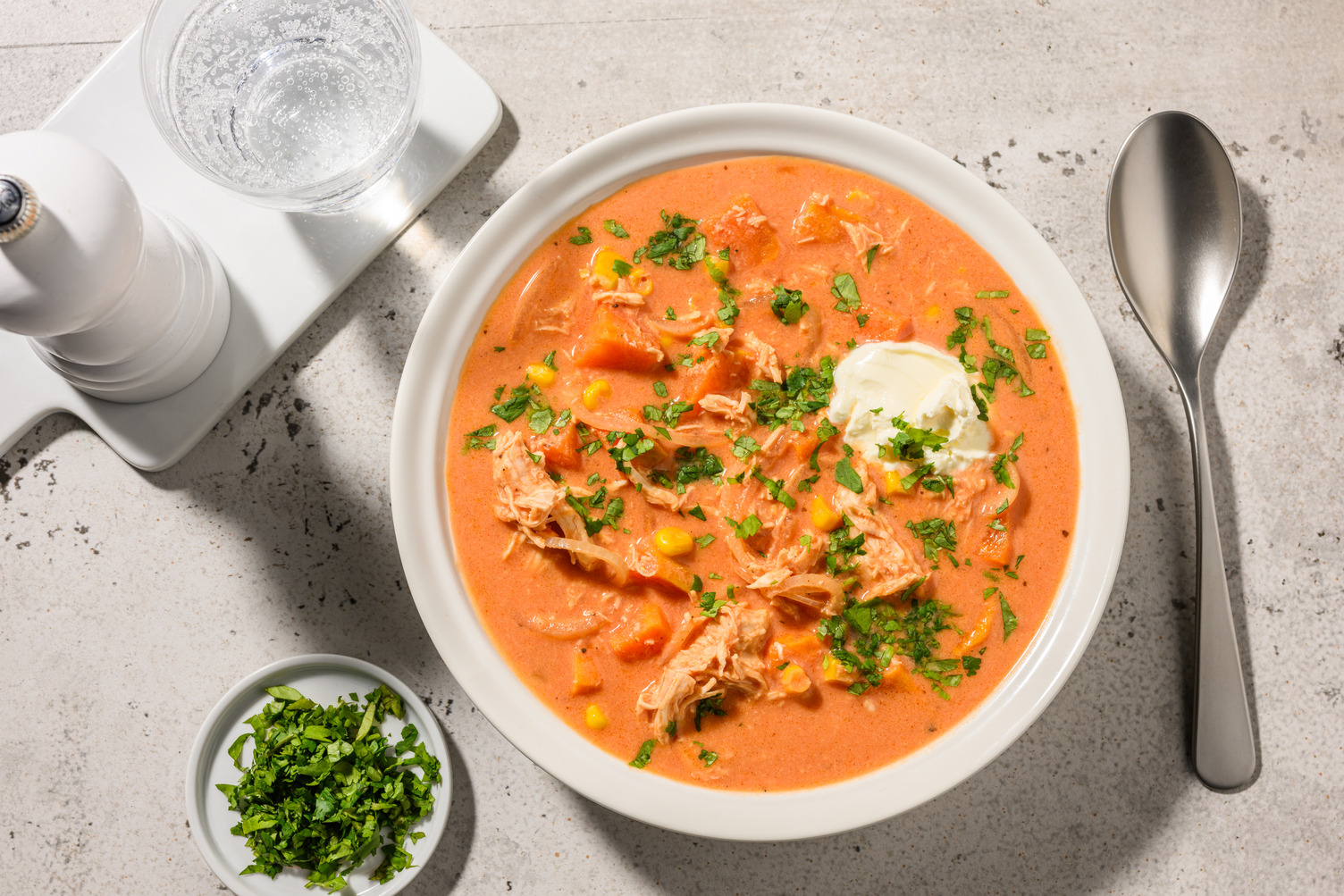 Mexikanische Spicy Pulled Chicken Chipotle Suppe