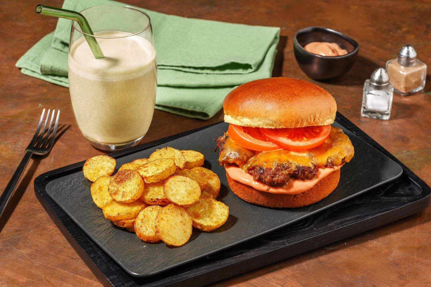 Smash Rindshack Burger mit Milkshake