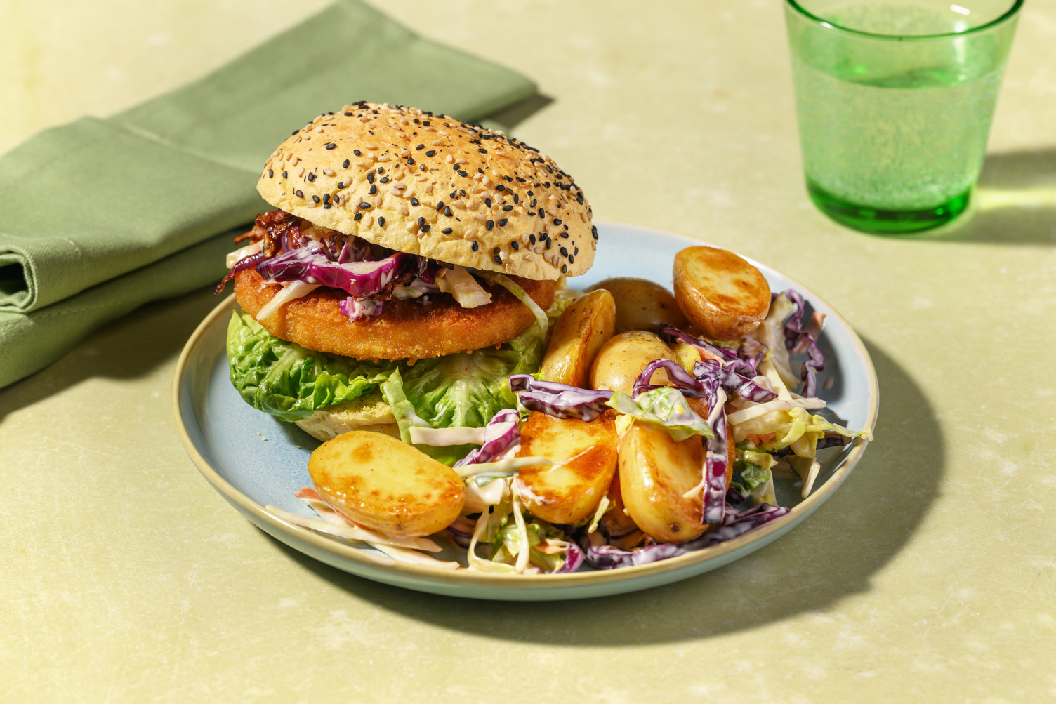 Burger au poulet à la thaïlandaise & slaw au gingembre acidulé