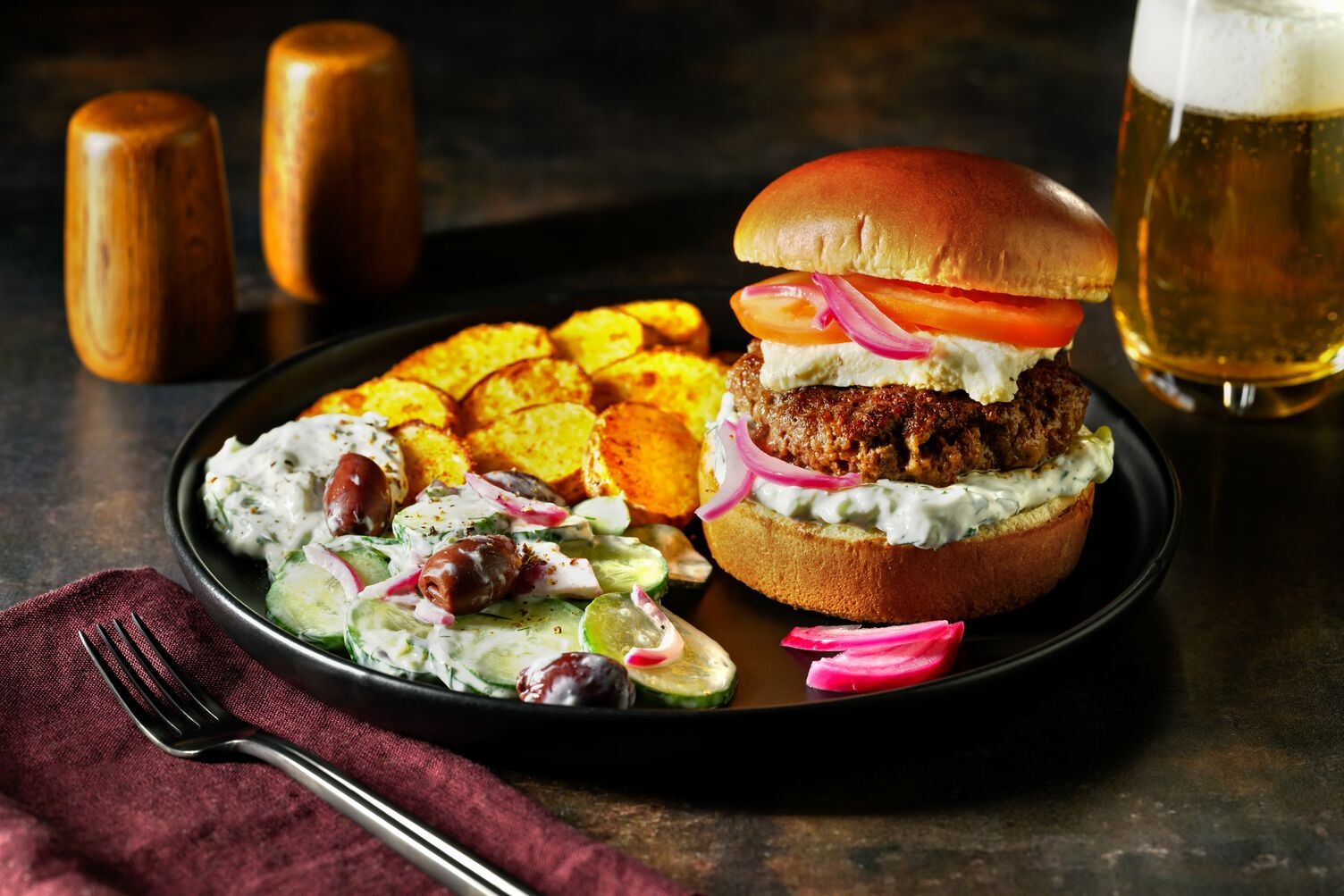 Bifteki Burger mit doppelt Hack vom Weiderind
