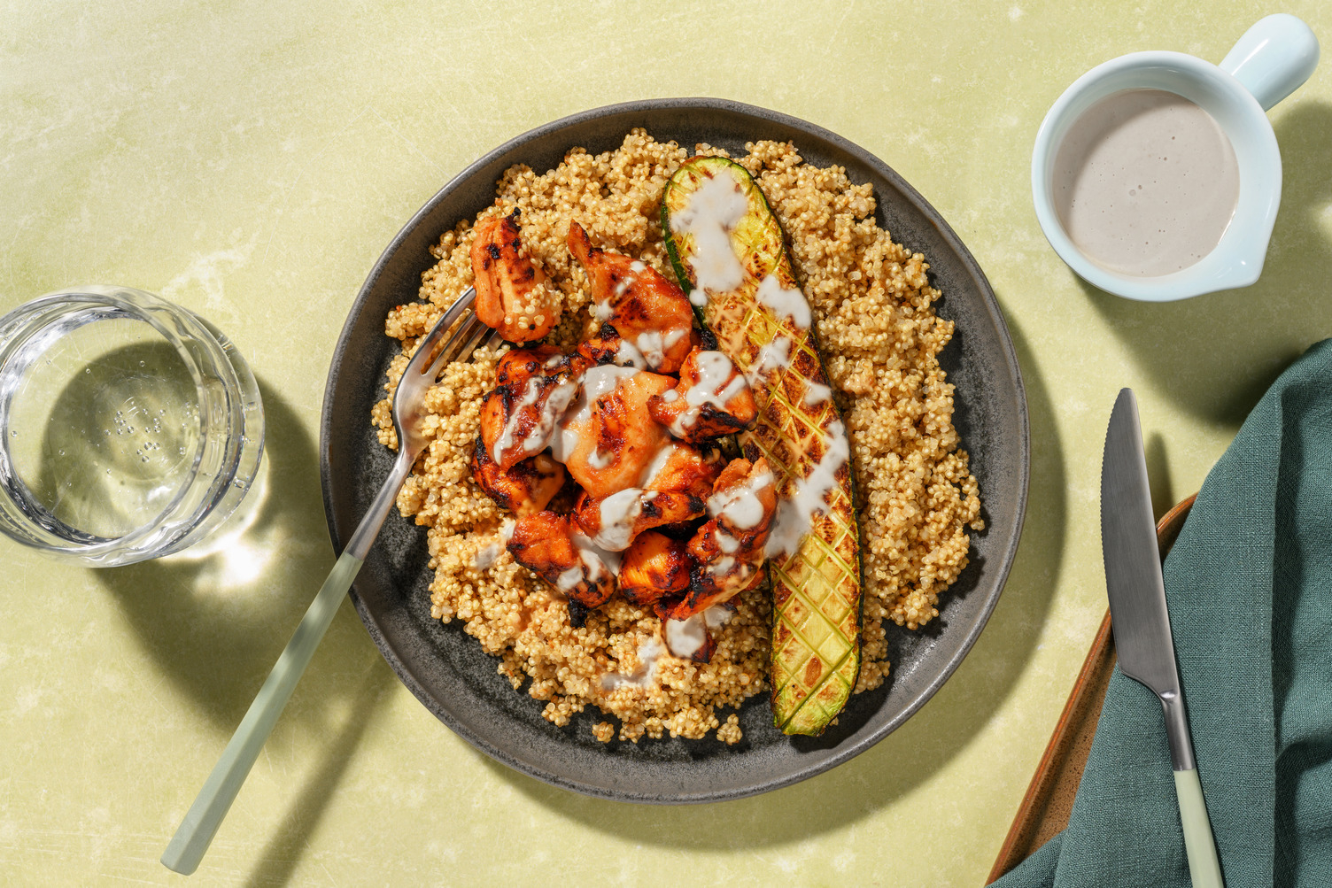 Dados de pollo con glaseado de miso