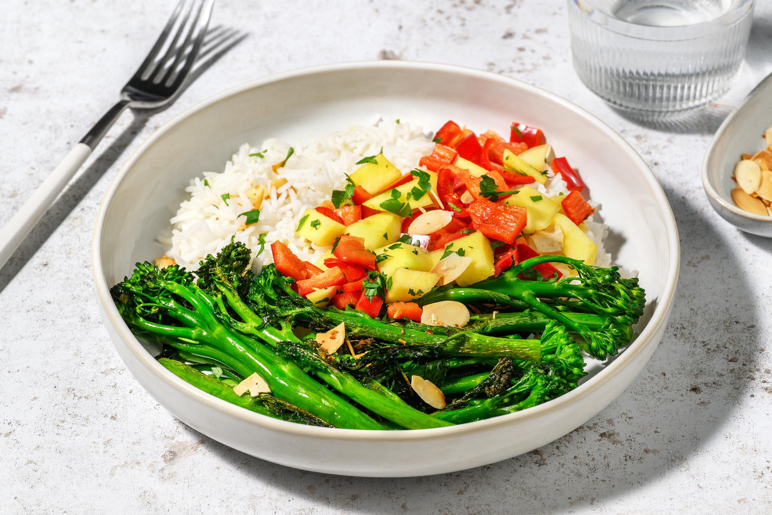 Kuba Kokos Bowl mit Mango-Peperoni-Salsa