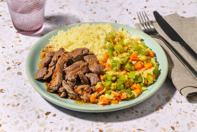 Extra de ternera exprés: bol con verduras salteadas